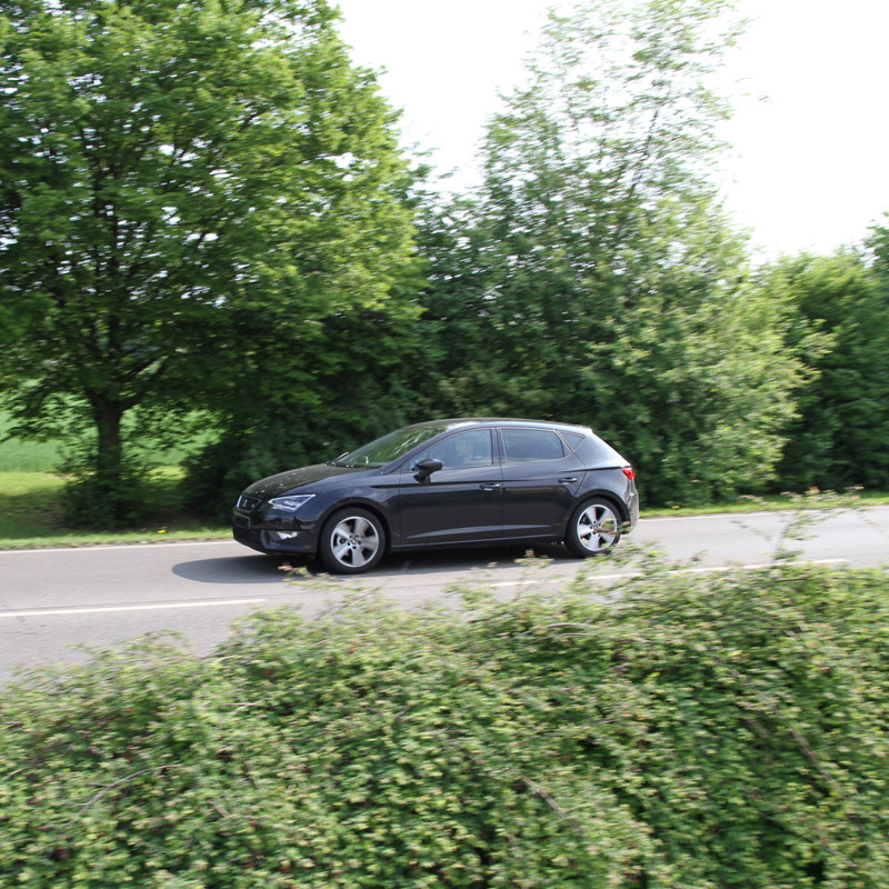 Seat Leon 1.4 TSI na pista de ultrapassagem