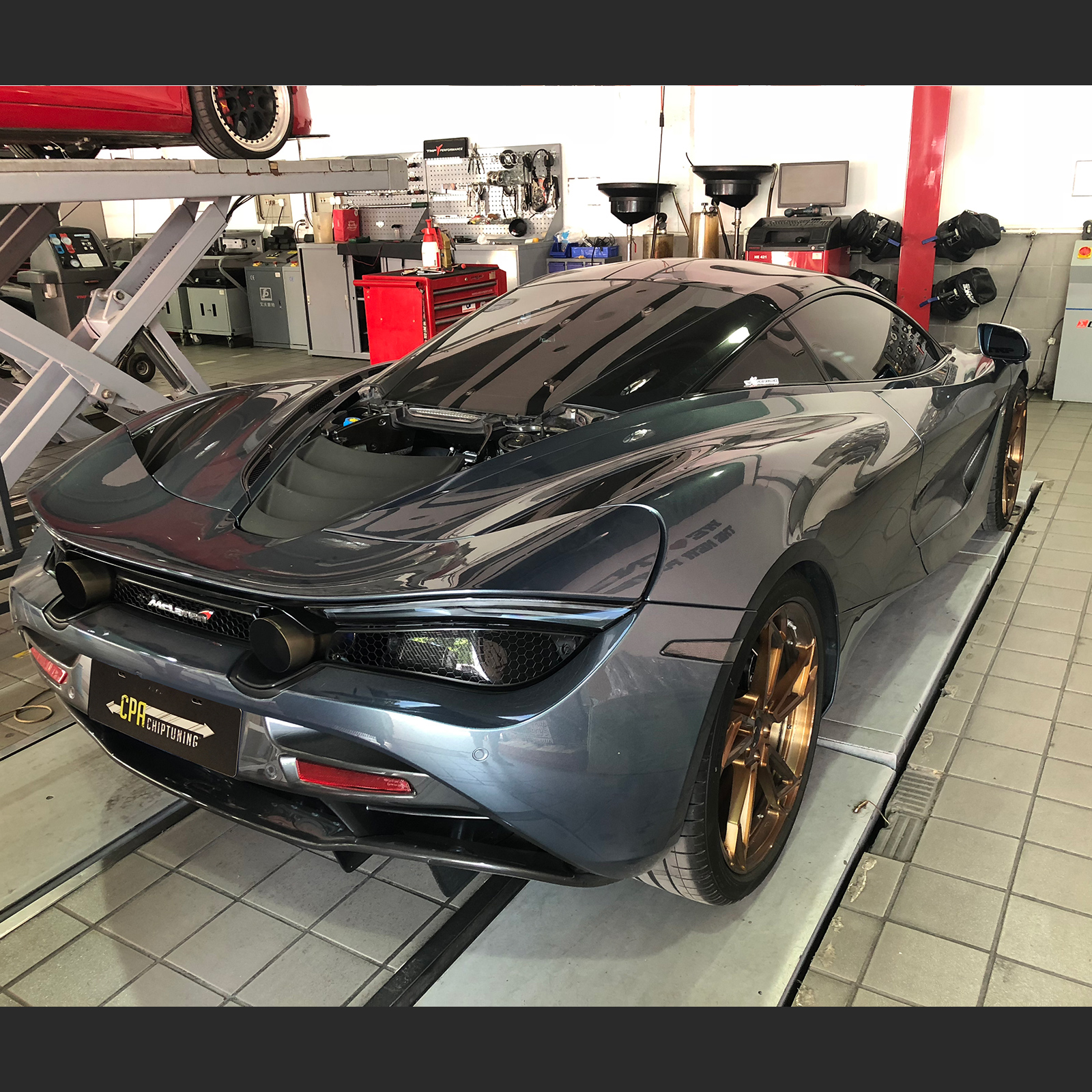 Mais rápido que a concorrência - McLaren 720S