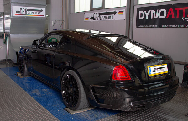 O RollsRoyce Wraith Black Badget leia mais