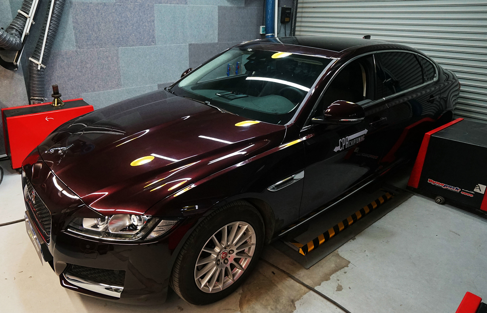 Todo o potencial do Jaguar XF