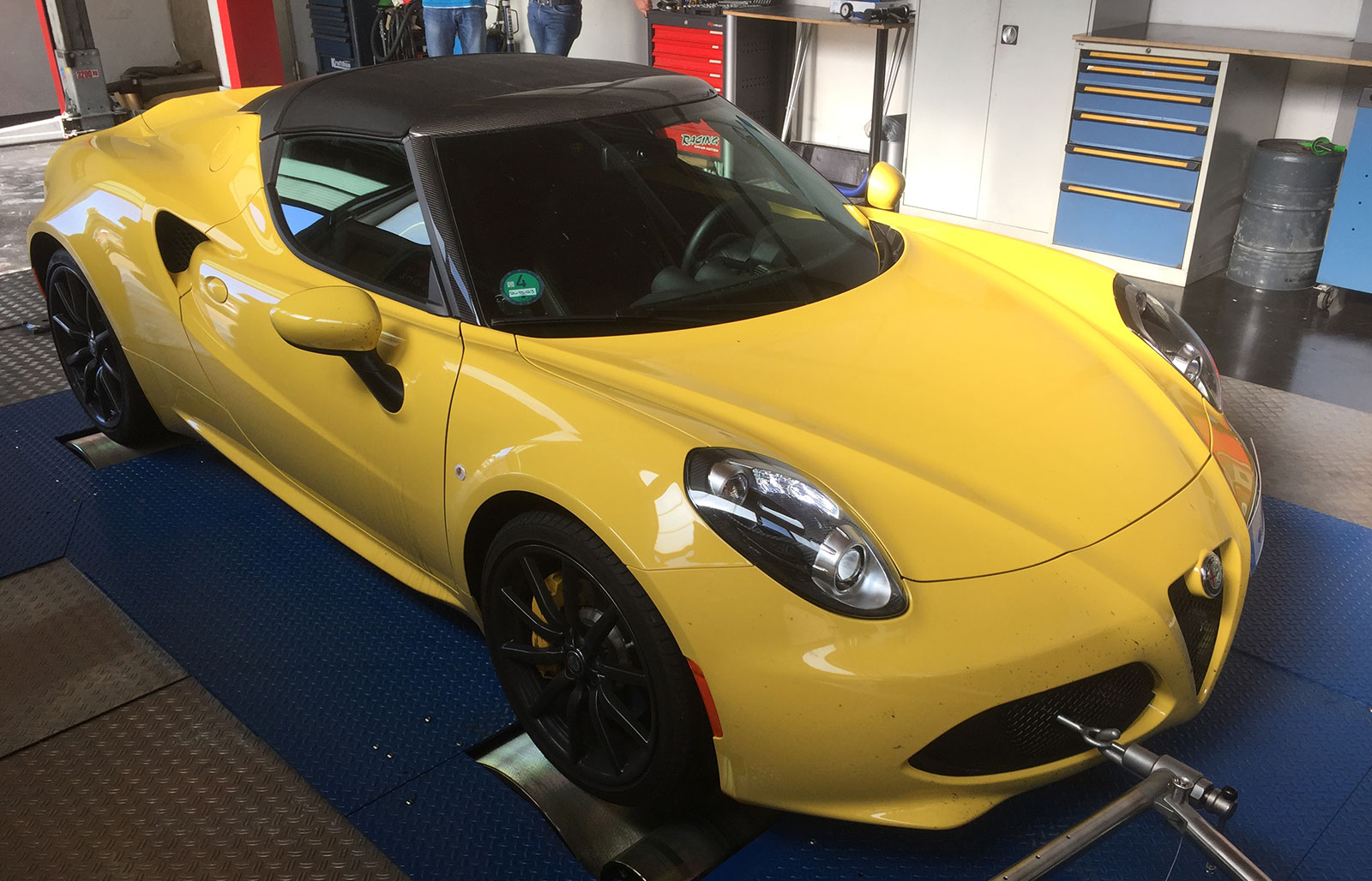 Linguagem de design clássico e miudezas de alta tecnologia - Alfa 4C